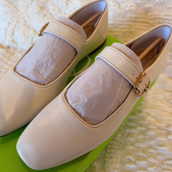 Sam Edelman Cream Leather Flats with Buckle - Picture 3 of 6